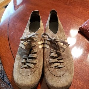 Merrel green suede sport shoes